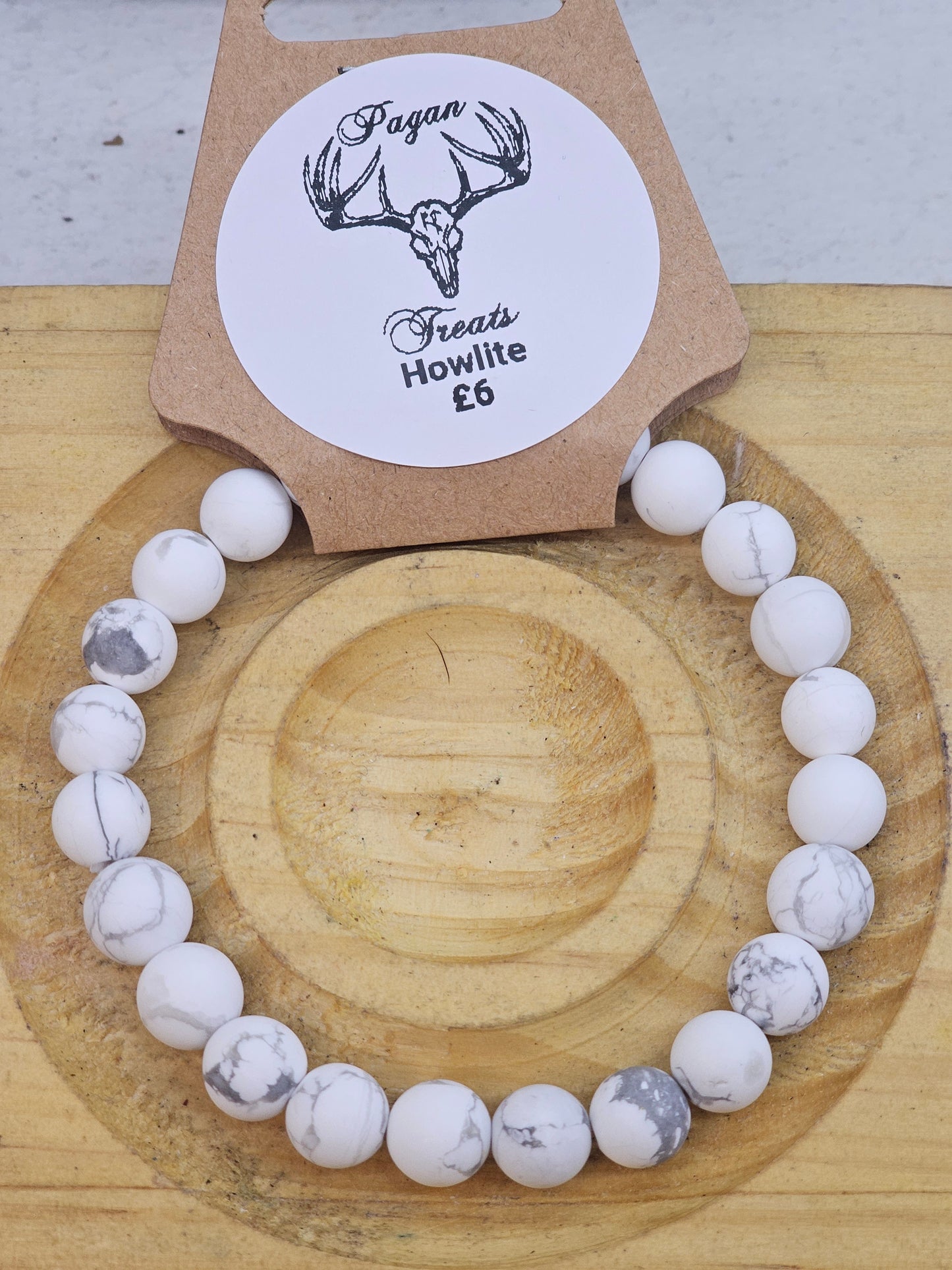 Howlite 8mm bead bracelet