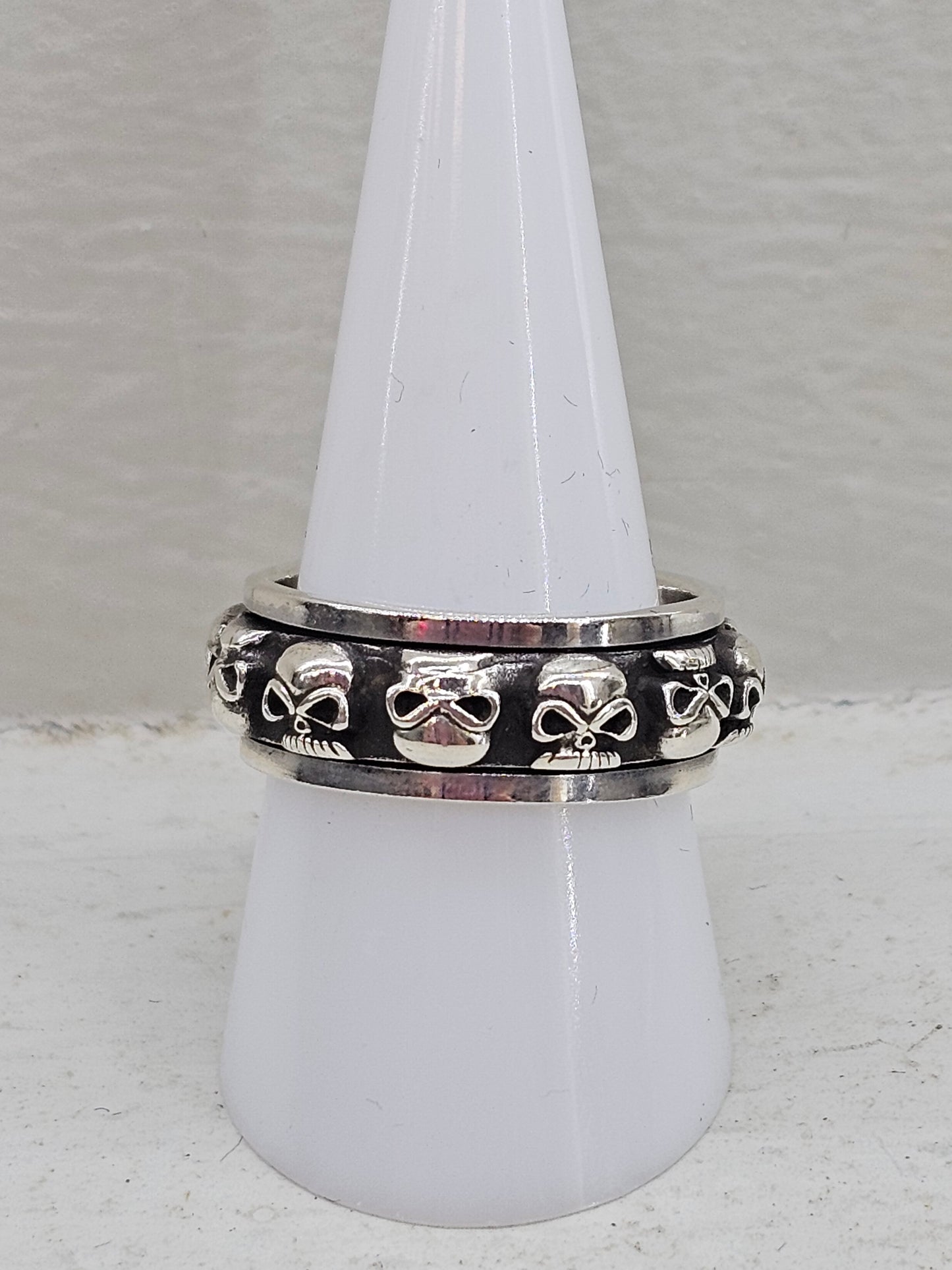 925 silver skull fidget ring size S/T