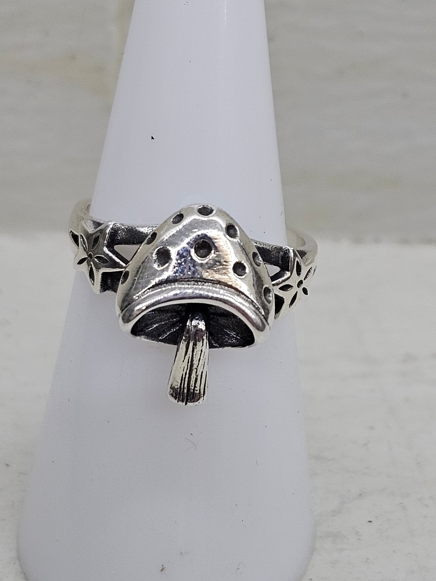 Mushroom 925 Silver Ring Size N