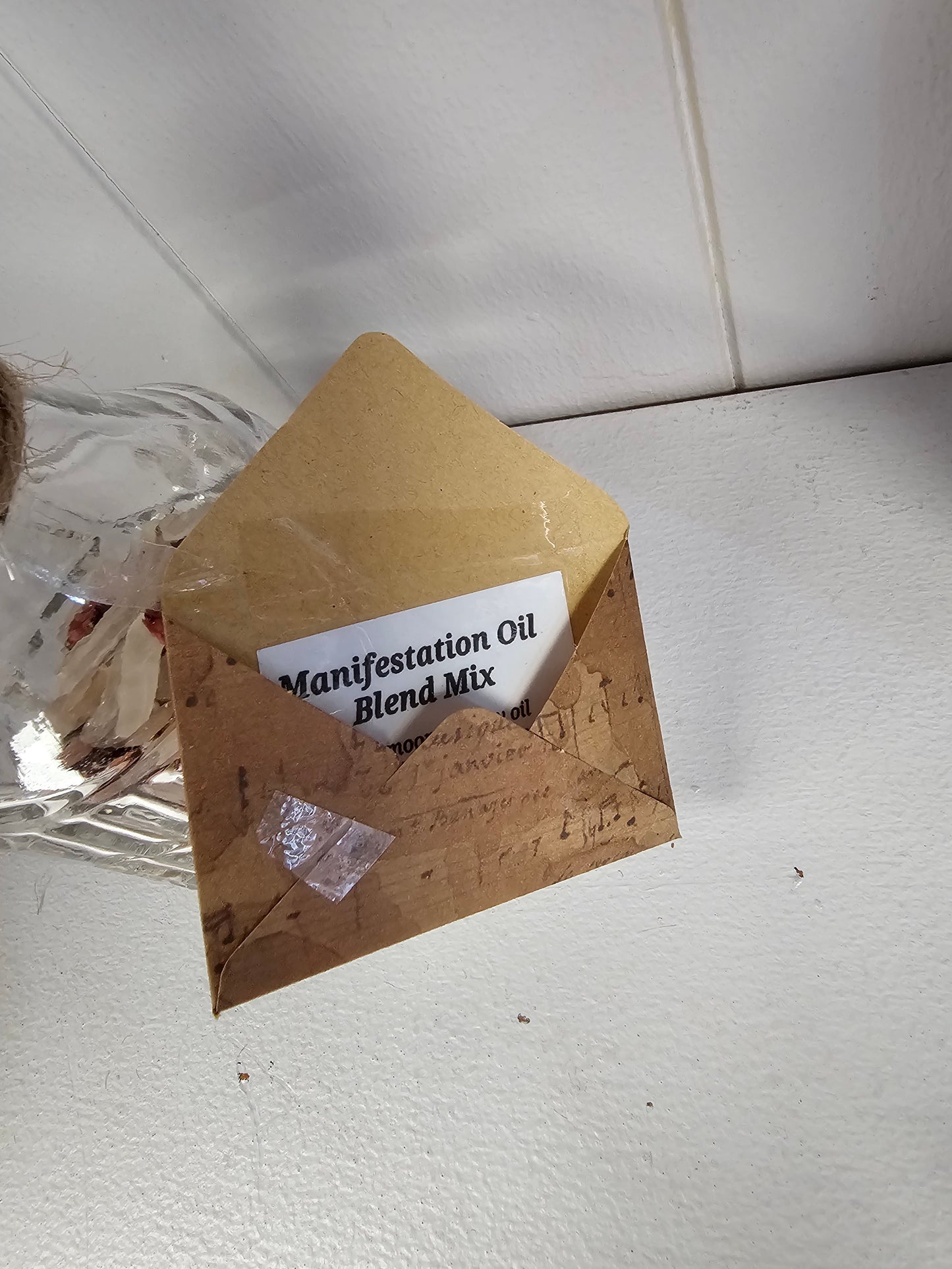 Manifestation Oil Blend Mix in Beautiful Decanter