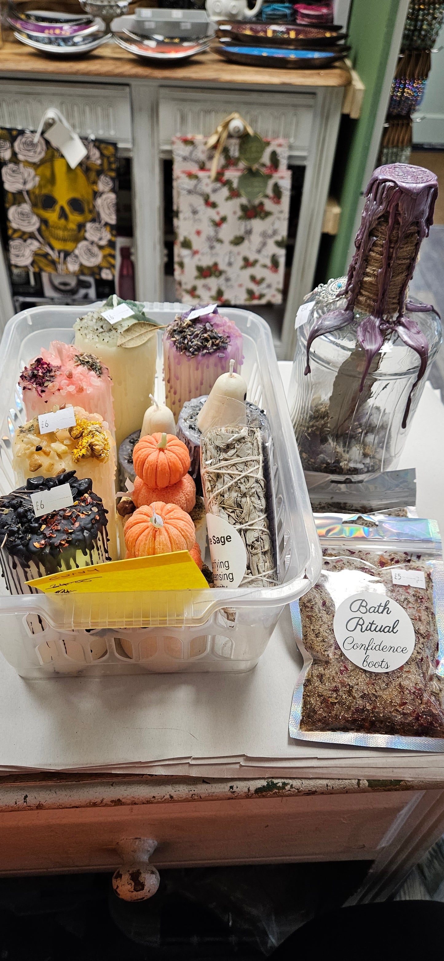 Curvy inked chick live basket