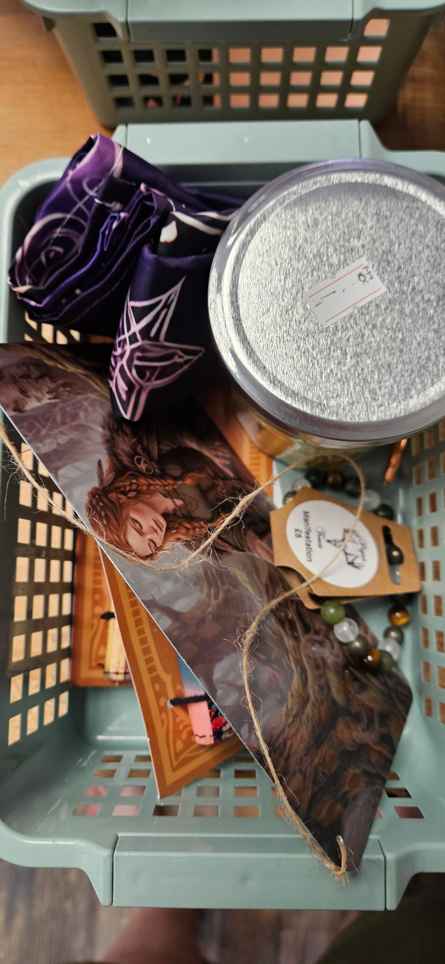 Shear bear live basket
