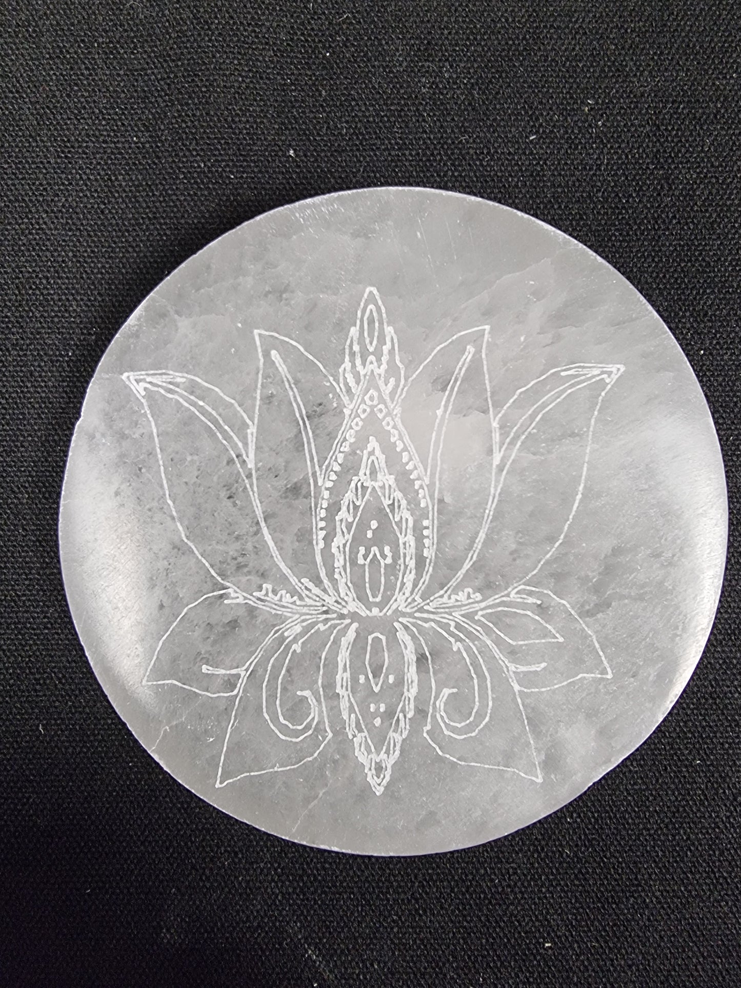 Selenite charge plate