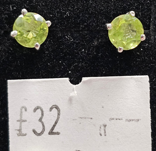 Peridot 925 silver Stud earrings (round)