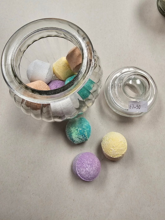 Set of 10 Bath Bombs in Glass Jar (Festive Range)