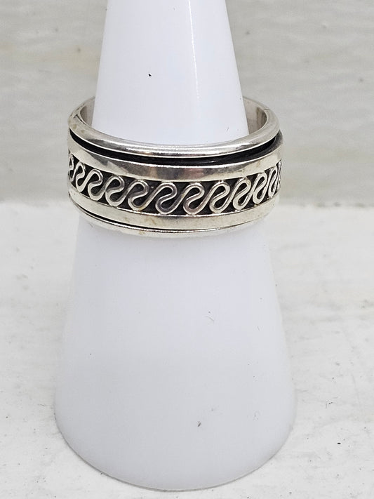 Spinner 925 Silver Ring Size R/S