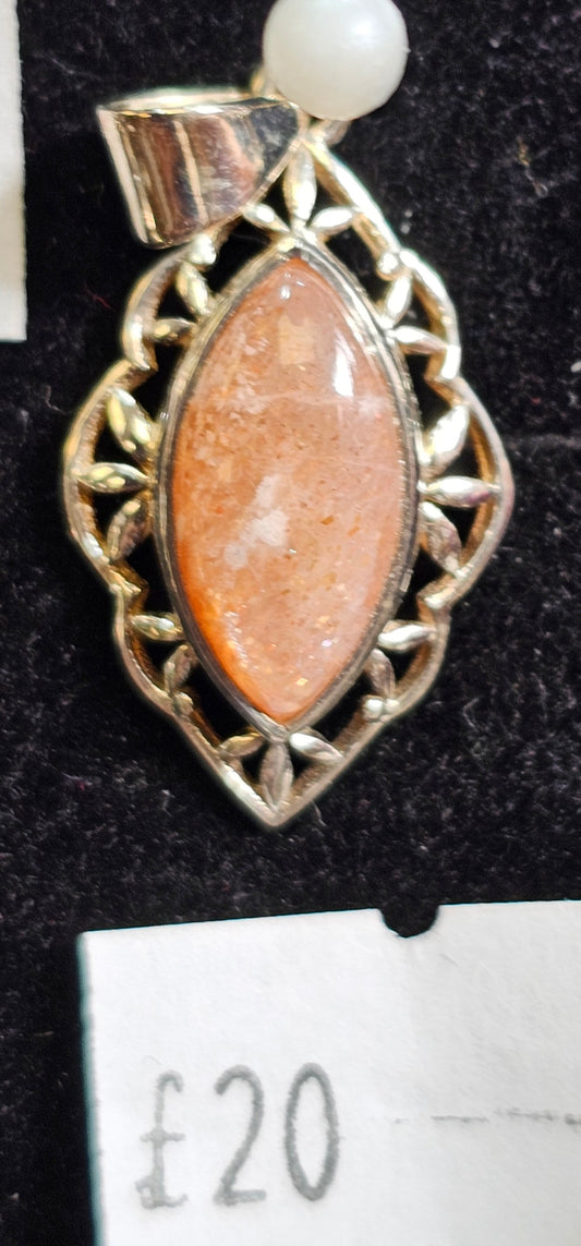 Sunstone 925 silver pendent