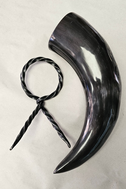 Horse carved large drinking horn & stand