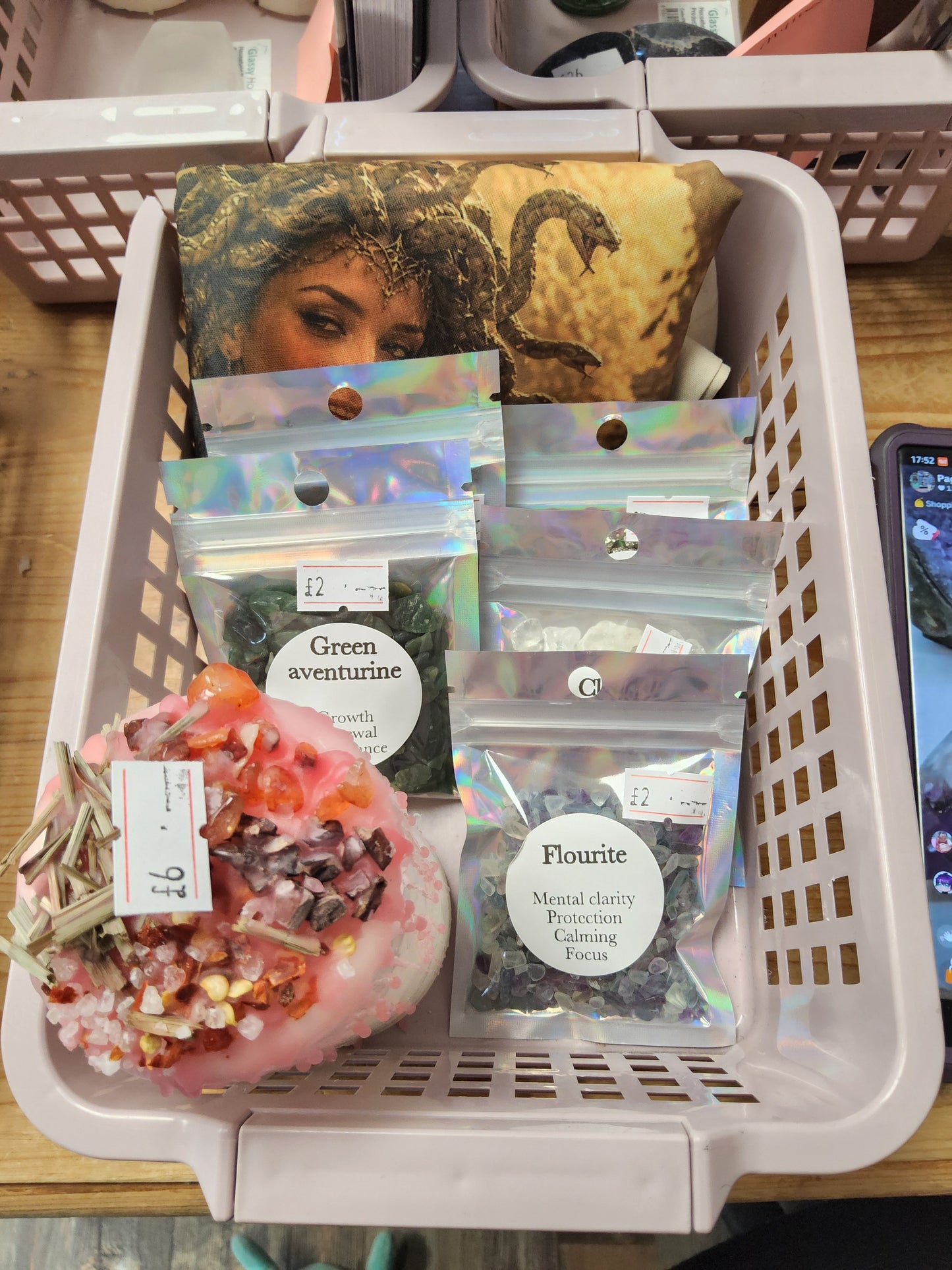 Trace's live basket