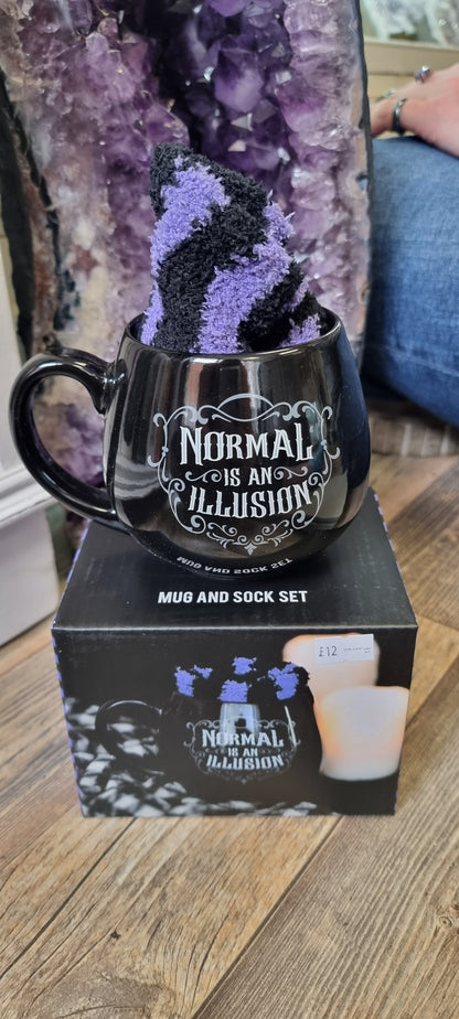 Halloween mug and sock gift set